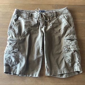 AE woman’s cargo Bermuda shorts